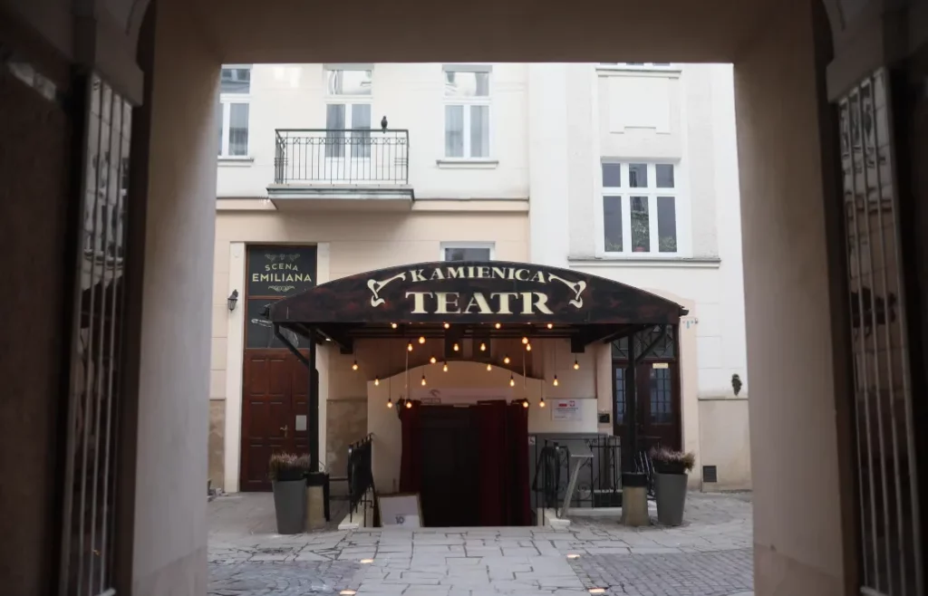 Teatr Kamienica w hołdzie Powstańcom Warszawskim: wyjątkowe wydarzenie z okazji 81. rocznicy wybuchu powstania