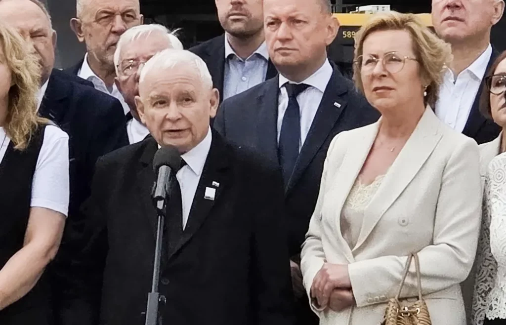 Jarosław Kaczyński: „Katastrofa smoleńska to straszliwa zbrodnia” – Prezes PiS ponownie oskarża rosyjskie władze