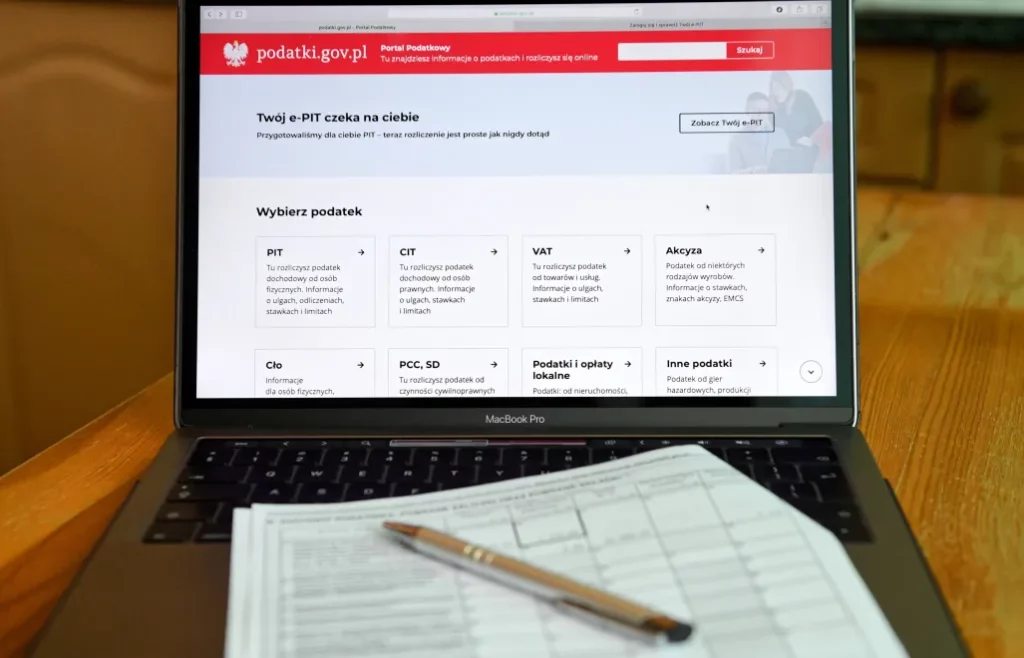 PIT Zero dla rodzin z dwójką dzieci: Dla kogo największe korzyści i czy budżet państwa to wytrzyma?