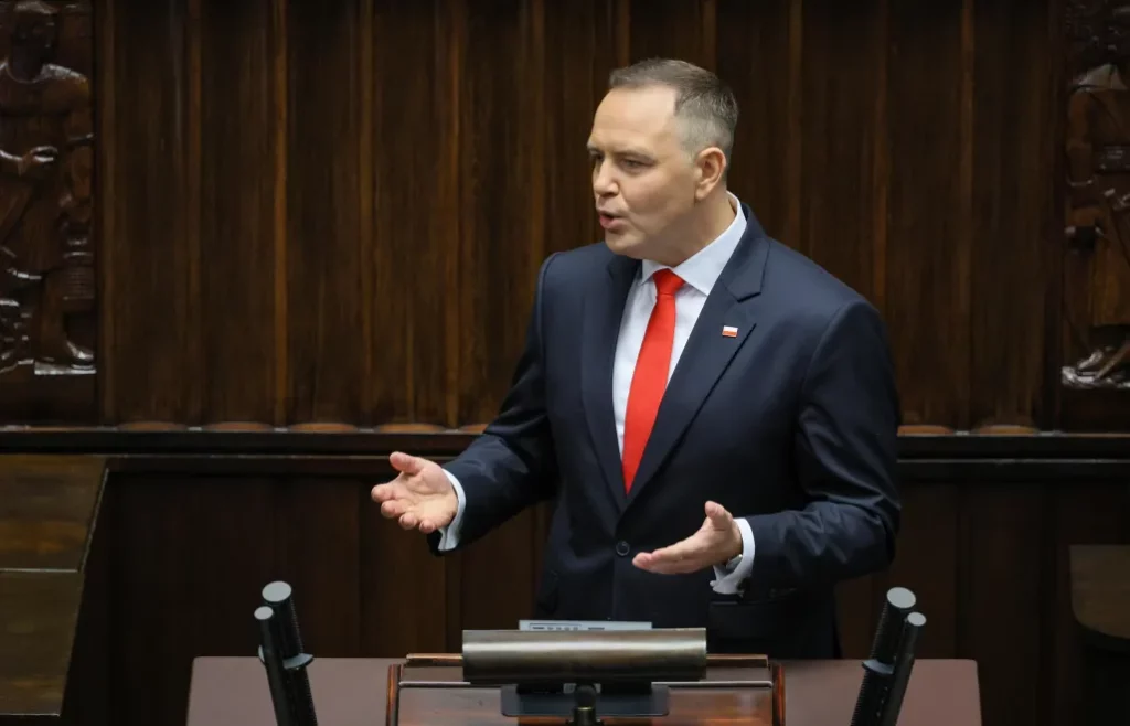 Prezydent: ustawą wiatrakową premier chce szantażować Polaków. Awantura wokół cen prądu i lobbingu