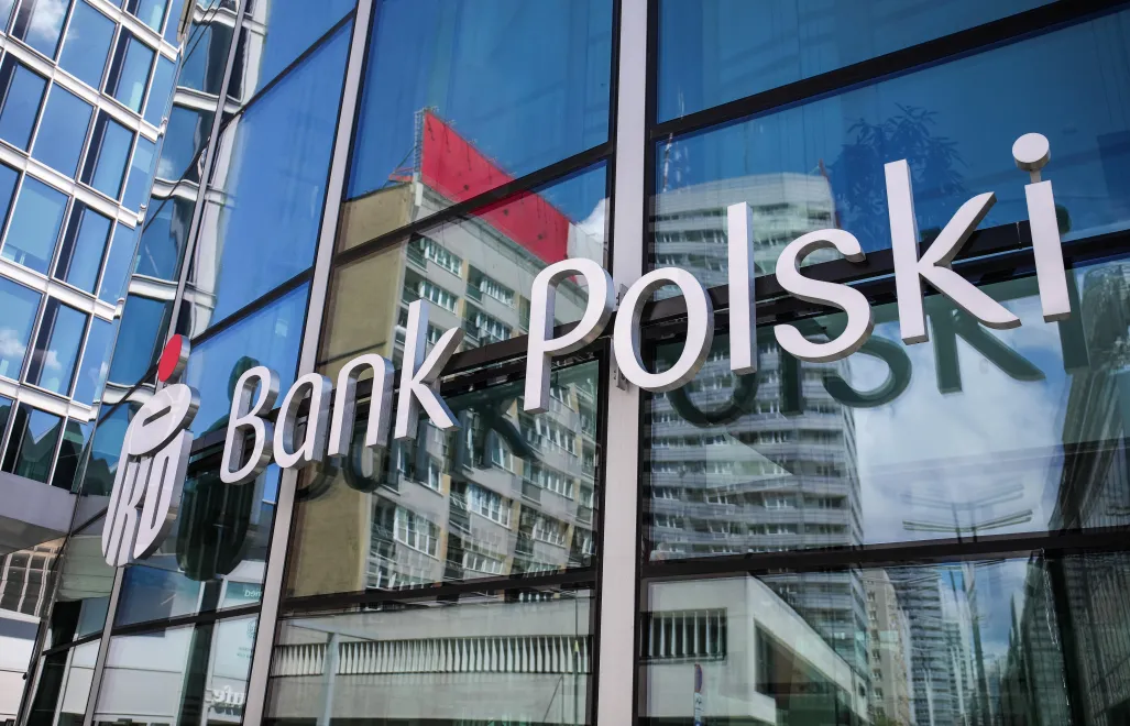 PKO Bank Polski bije kolejne rekordy. Ponad 5,1 mld zł zysku, coraz więcej klientów i mocna pozycja na rynku
