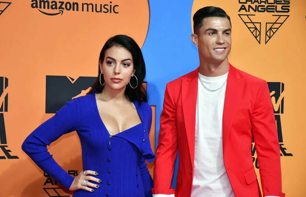 Cristiano Ronaldo poprosił Georginę o rękę! Zaręczynowy pierścionek robi furorę wśród fanów