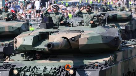 Parada morska na Helu wpisała się w historię – tłumy na Święcie Wojska Polskiego!